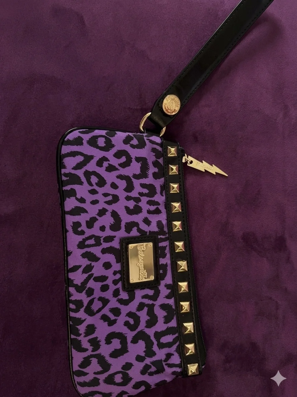 Betseyville by Betsey Johnson vintage Y2K Leopard Print Wristlet